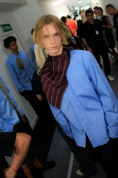 Look 5